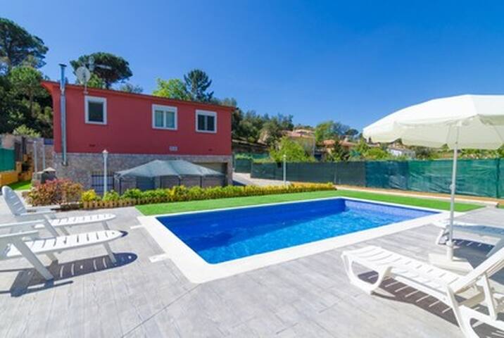 ¡¡Villa PILARILLO!! a tan solo 7 km de la playa