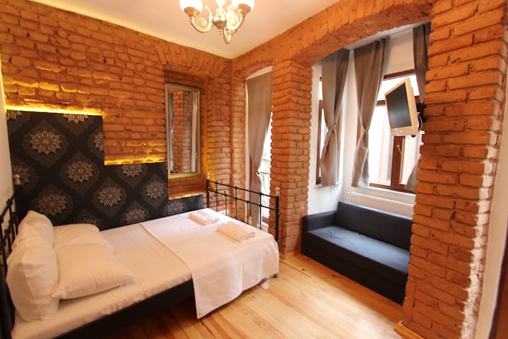 Cheap and Cozy studio in Taksim