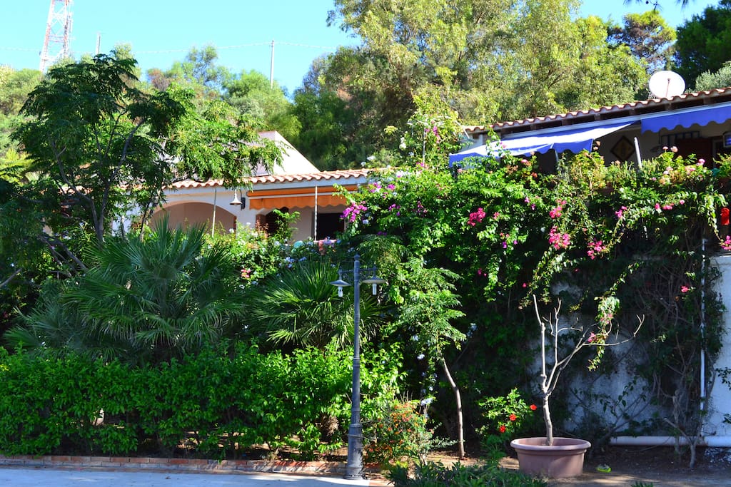 la casa immersa nel verde