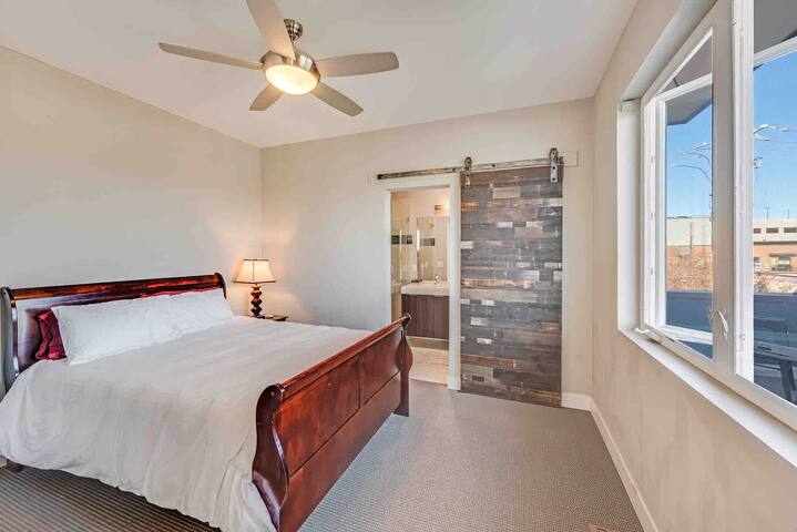 Luxury RiNo Townhome-Art District Gem-w/pvt garage gallery image 5