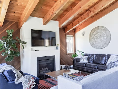 Successful Airbnb property: Modern Lake Tahoe Home Close to Lake/Resorts in Tahoe Vista