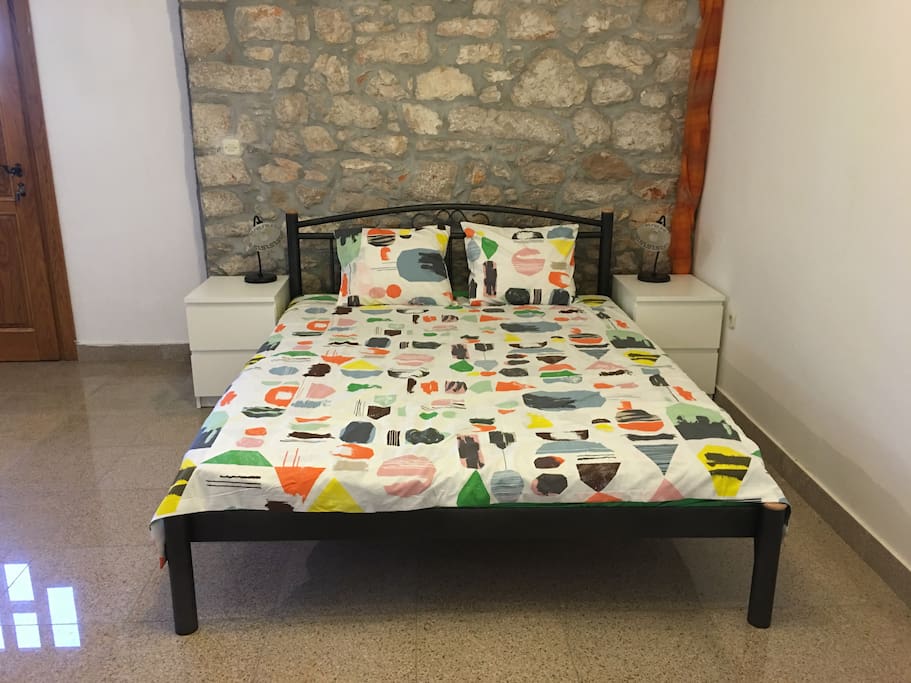 Matrimonial bed