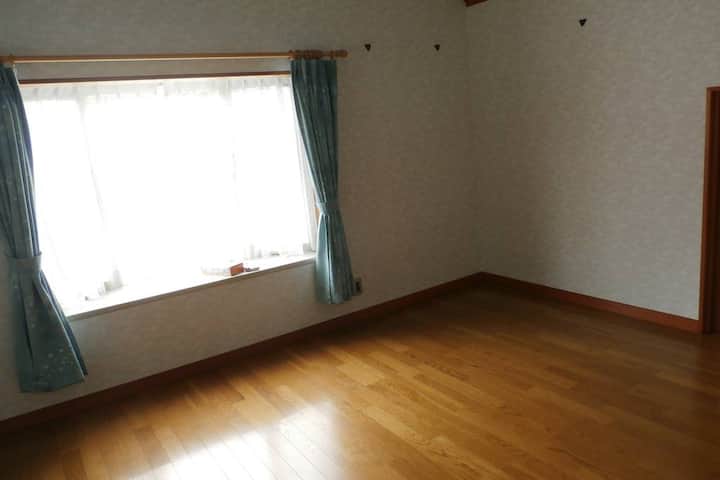 Upstairs Overnight Room
