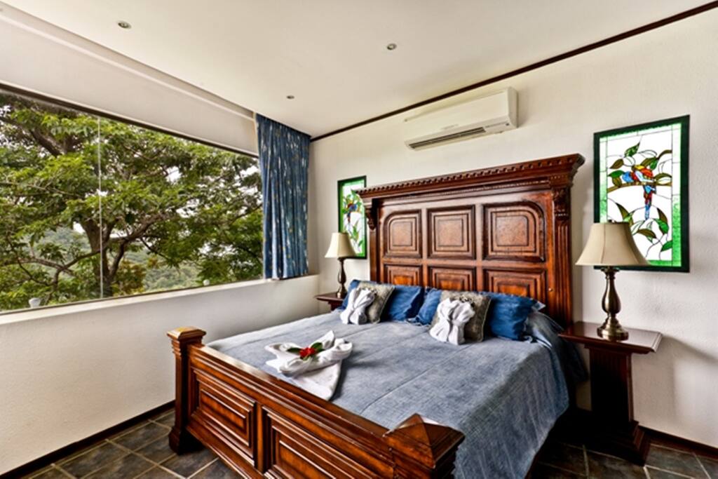Bedroom PH 2 La Mansion Inn
