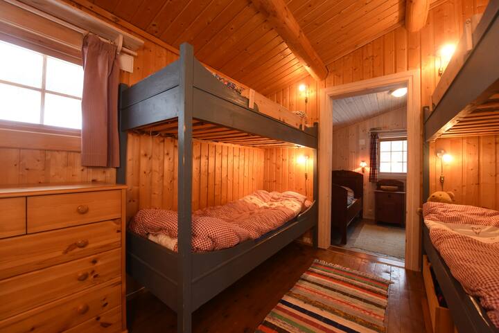 dormitorio con 2 literas