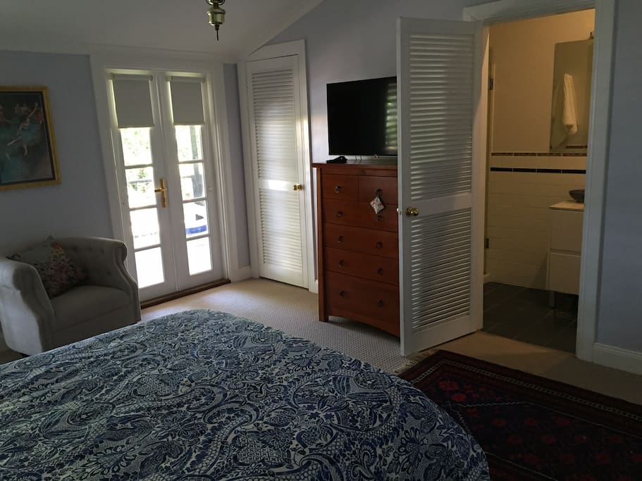 The Amber room has French doors that open out to the verandah.