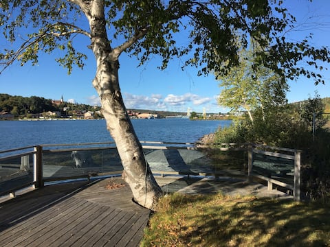 On the waterfront with everything!