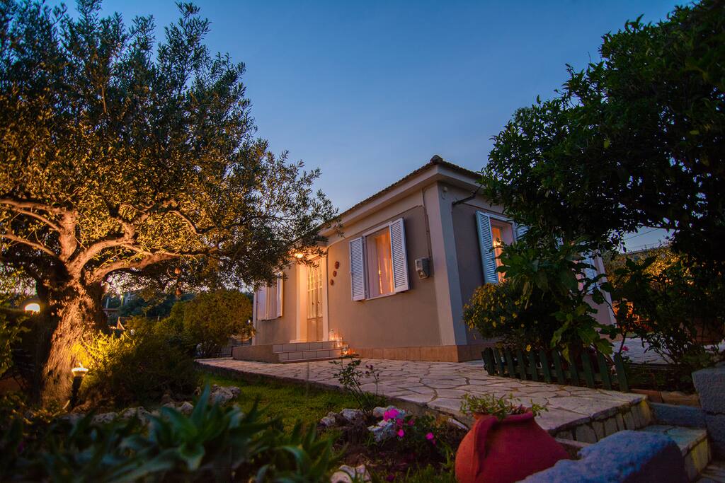 Kroussos Cottage