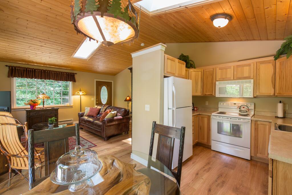 Woodland Retreat Kitchen/Dining Room
