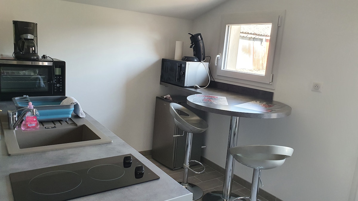 Top Airbnb: Studio in the center of the Reims-Epernay-Chalons triangle à Marne