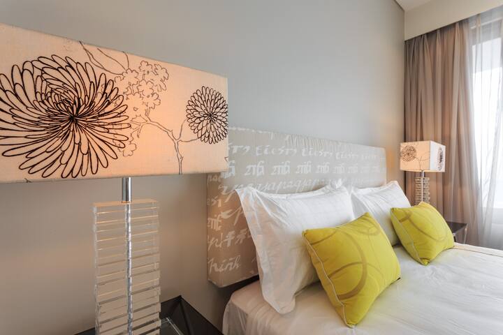 Designer’s luxurious 2BR Apartment Lumpini gallery image 3