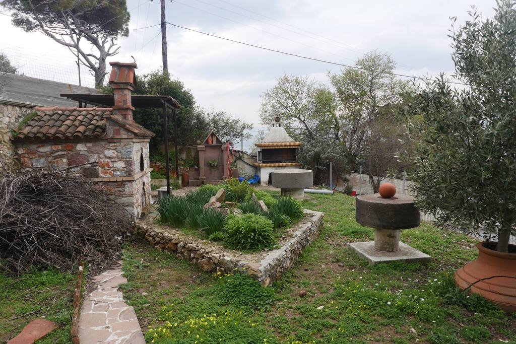 Βarbecue - Garden