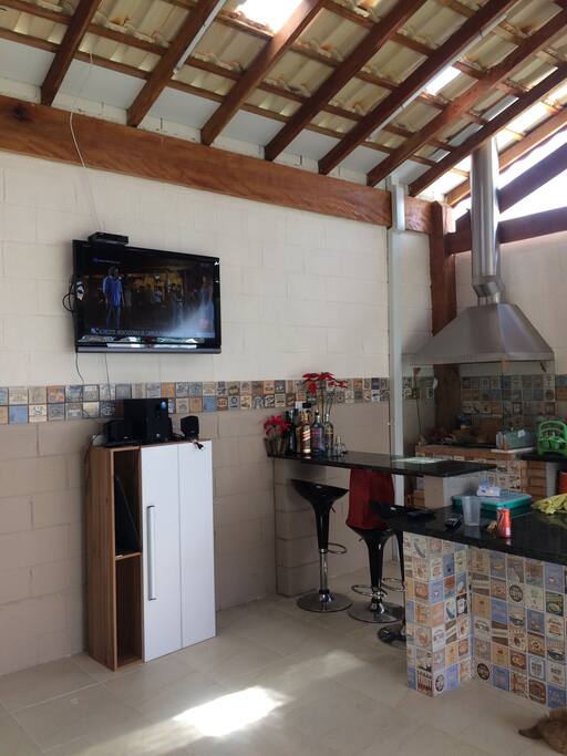 Tv com canais HD , som e videoke
