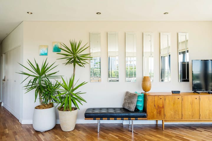 Sydney: Darling Point Penthouse gallery image 3