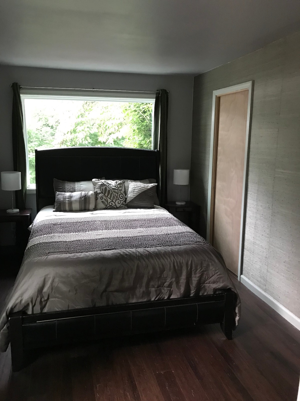 ห้องนอนใหญ่ 