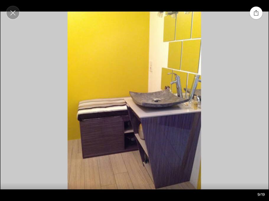 Salle de bain indépendante.