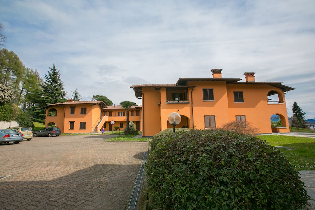 Driveway to residence