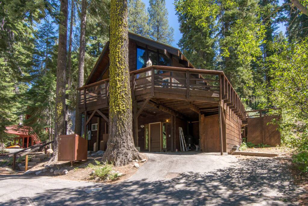 South Shore Stunner*Views of Donner Lake*FIVE Bedrooms! Houses for