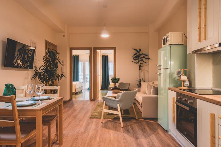 Luxury apt with Acropolis view Terrace and Jacuzzi gallery image 5