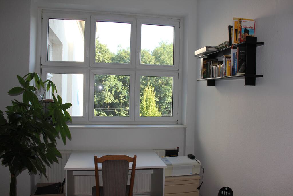 Schlaf-/ Wohnzimmer Foto 3