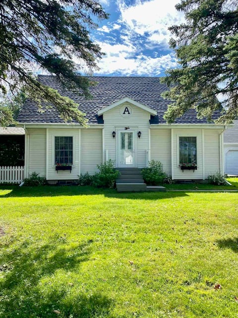 Quaint City Home Anglers Welcome!