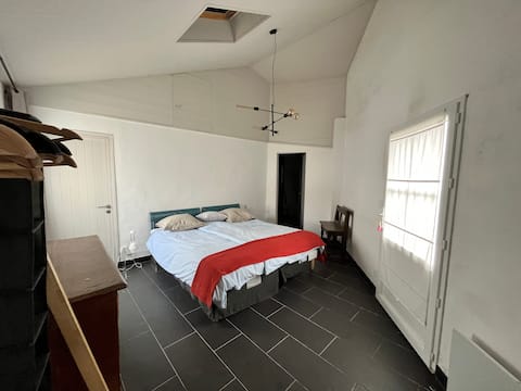 Renovated family home in the heart of Port Joinville