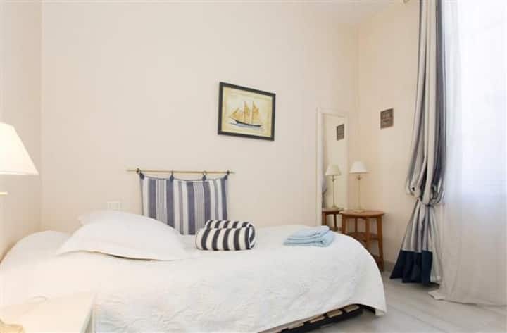 Single bedroom - same colour scheme - and well equipped.   This room will also take another small single bed for a child.