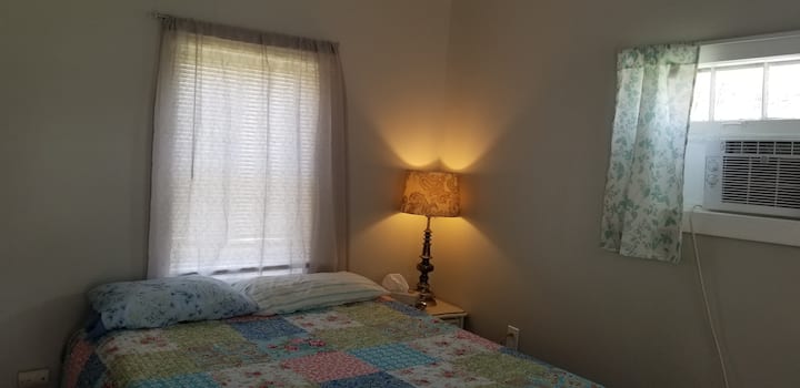 Ein gemütliches, komfortables Bett