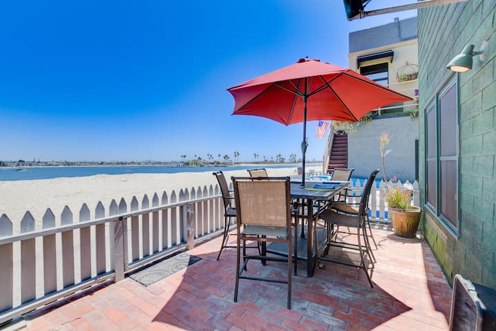 BayFront, 3 Private Decks, AC, Garage, Beach Toys