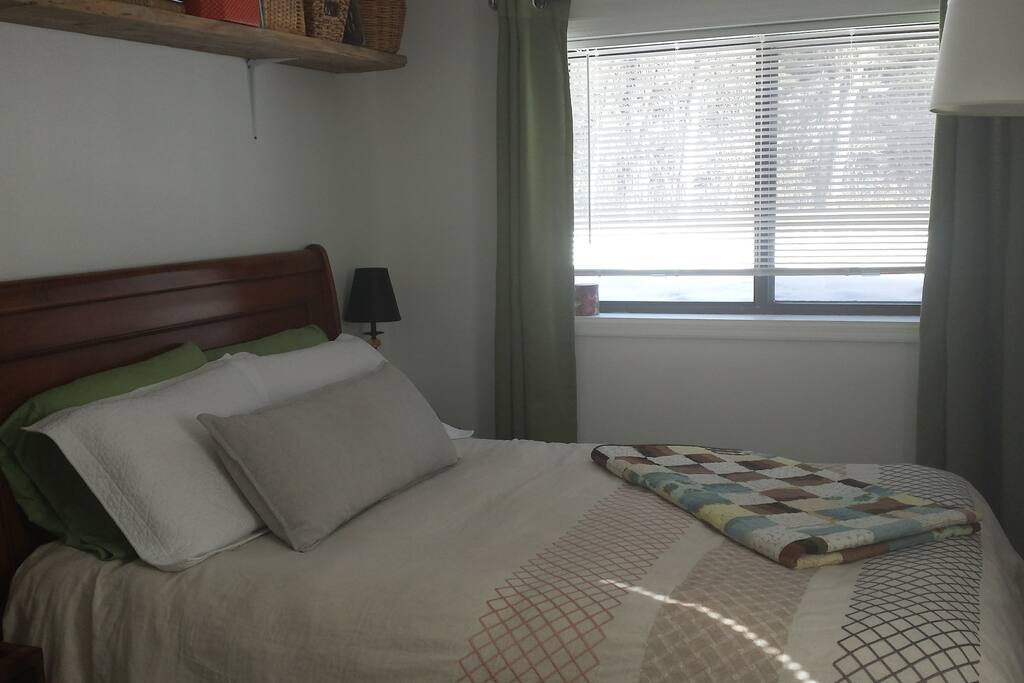 queen bed with a view