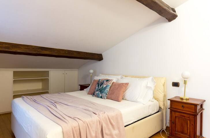 Trastevere Penthouse with Terrace gallery image 2