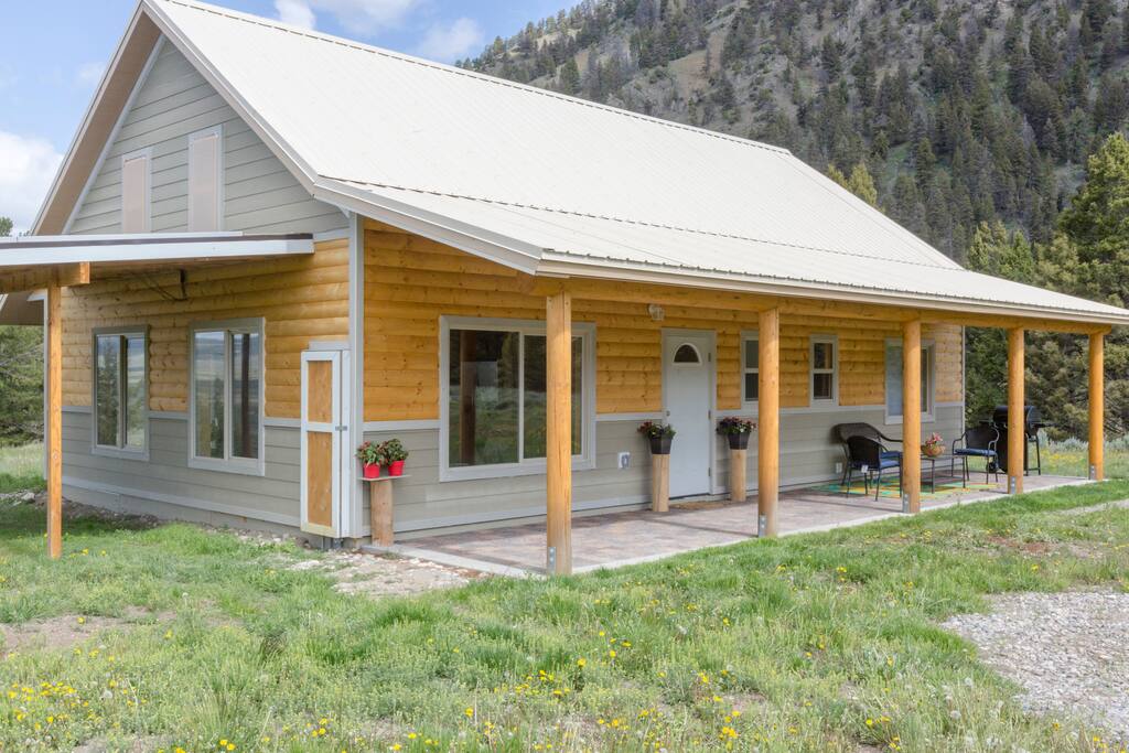 Madison River Cabin Cameron, Ennis, MT Cabins for Rent in Cameron