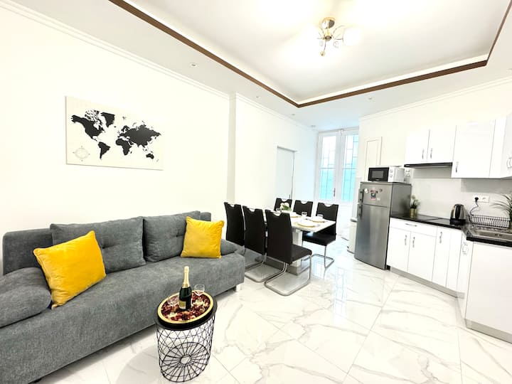 Triple Horizon Homes W/ac Netlix@jewish Quarter - Budapest