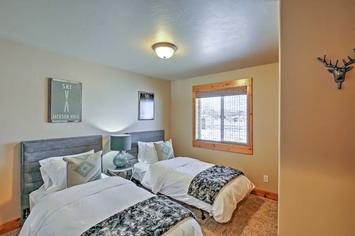 Წინასწარი შეტყობინებით, ორი ტყუპი შეიძლება გადაკეთდეს მეფედ. ზაფხულში ბავშვებს შეუძლიათ ადრე დაიძინონ ფანჯრებში დამაბნელებელი ფარდაგებით. 