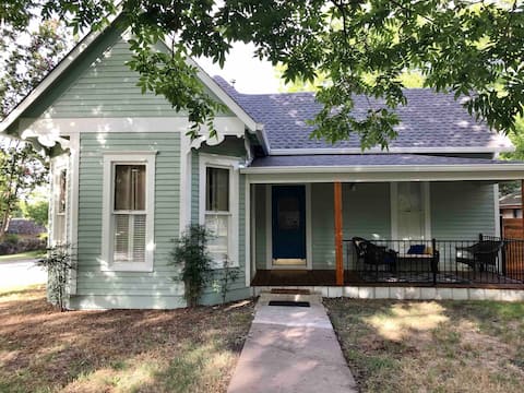 Taylor Cottage & Retreat Space