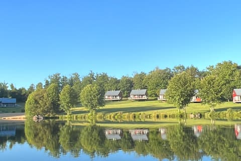 Lakefront cottage surrounded by nature