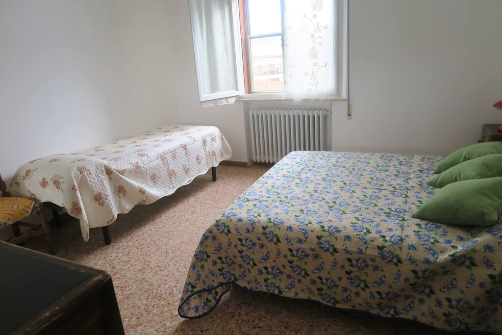 Camera Matrimoniale + letto singolo