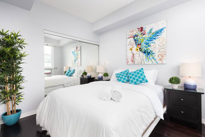 ModernLuxuryHighrise w/Parking – Maple Leaf Square gallery image 2