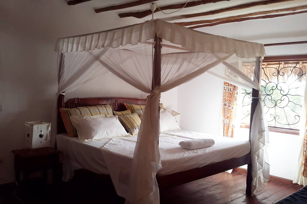 Bedroom 1- Master en-suite