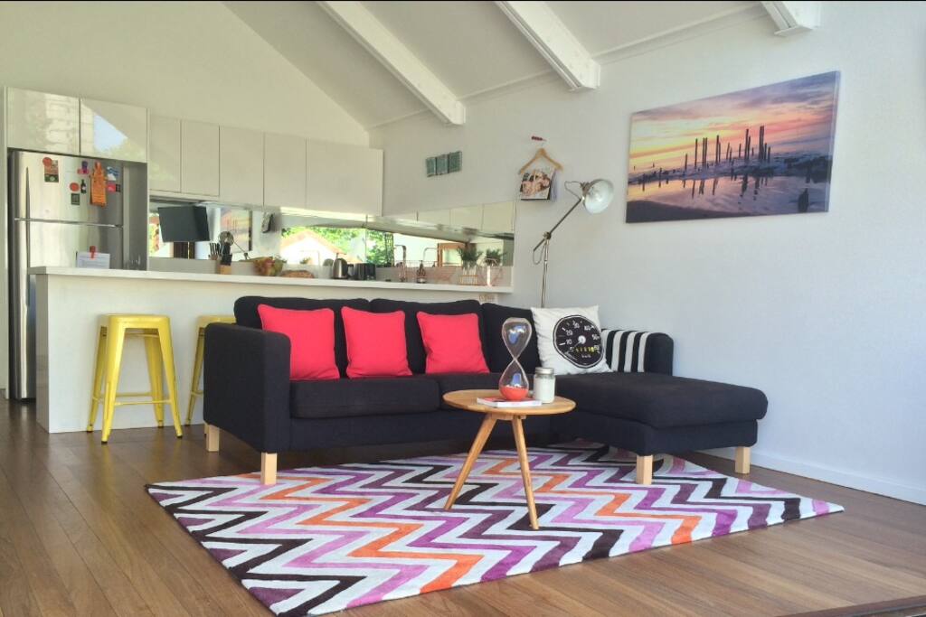 Back into the lounge