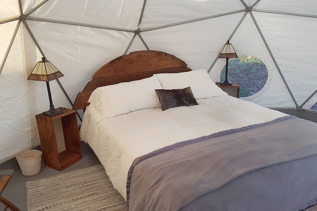 Queen bed w/farm watertank headboard