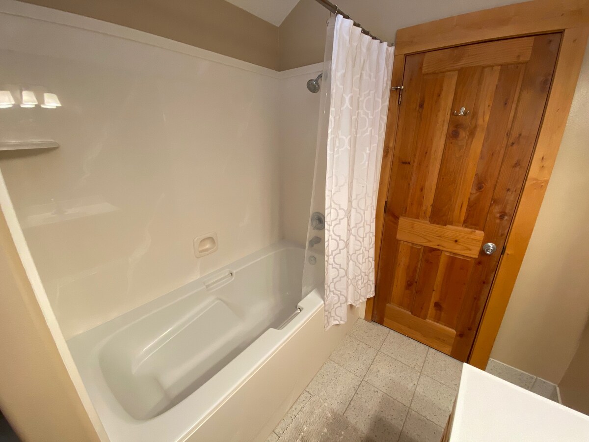 Quiet location in "Swiss community" near Park City