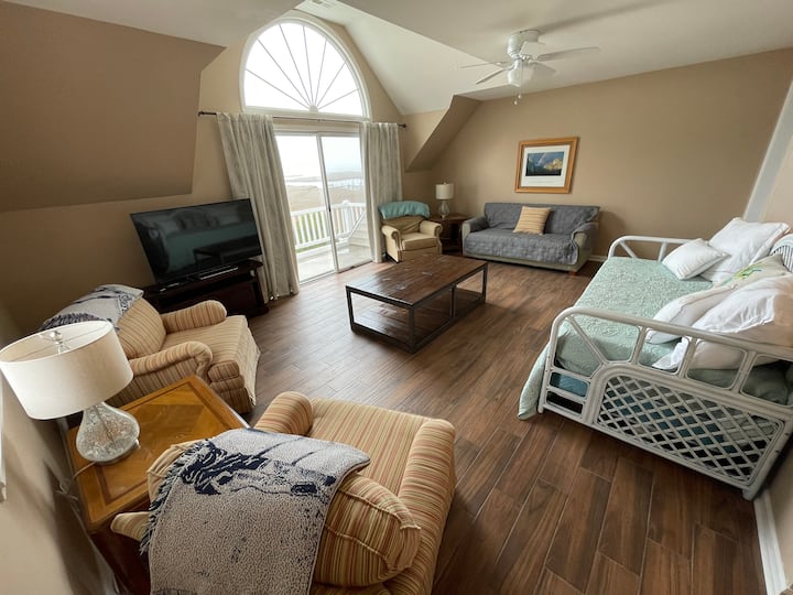 Stunning Bayfront Private Suite - Ocean City, MD