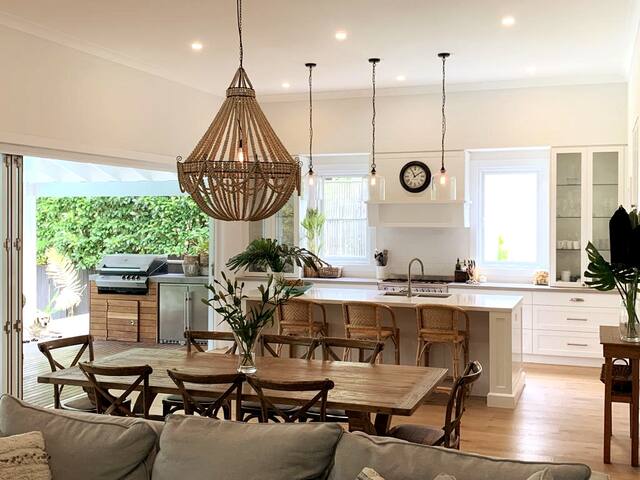 Tropical oasis near Manly gallery image 5