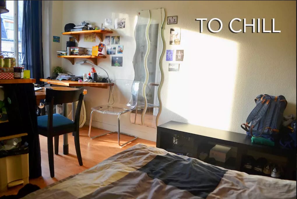 2 tables, 2 chairs and a lot of space to keep your baggage