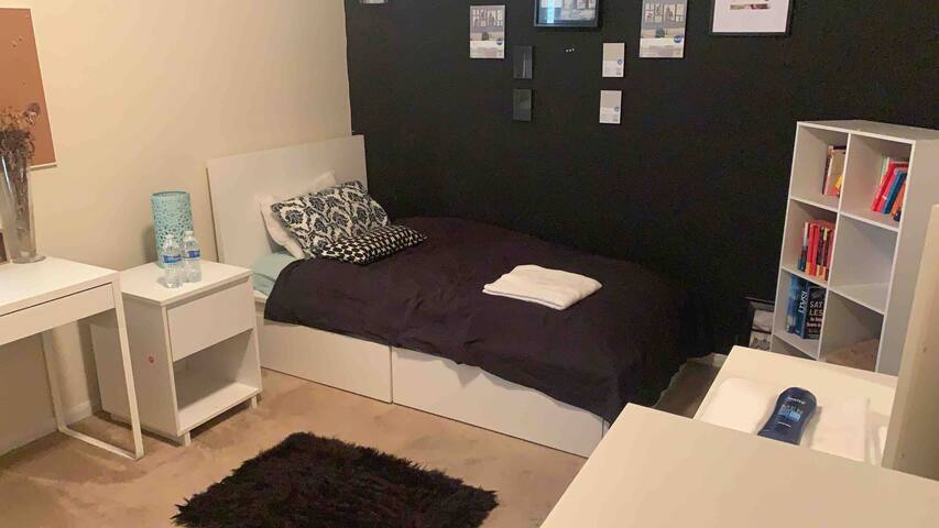 Private Room in Quiet Neighborhood