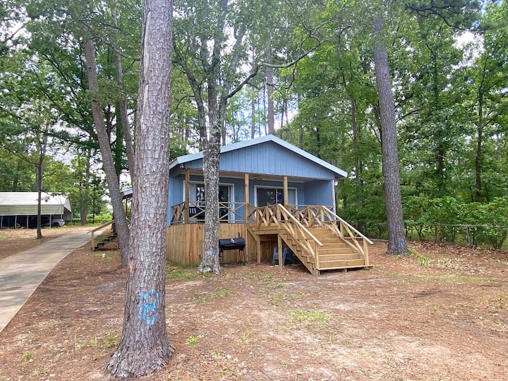 Waterfront Cabin in Pirates Cove