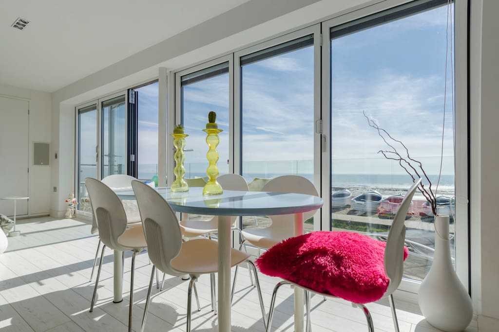 Bring the outdoors in with bi fold doors for al fresco eating