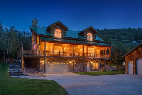 A Uintas Hot Spot Cabin & Hot Tub For Your Family