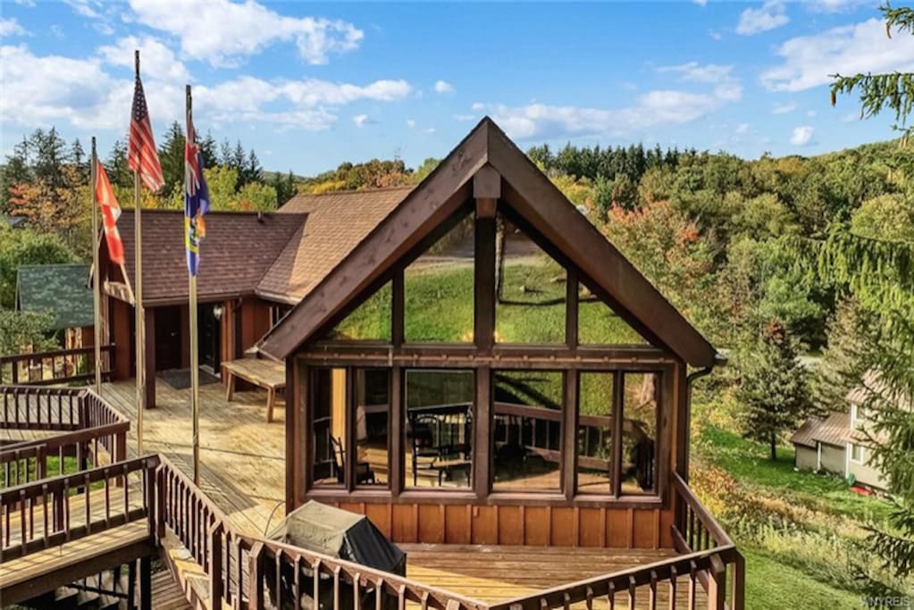 Just steps away from Holimont's Clubhouse and an easy walk to Ellicottville village.